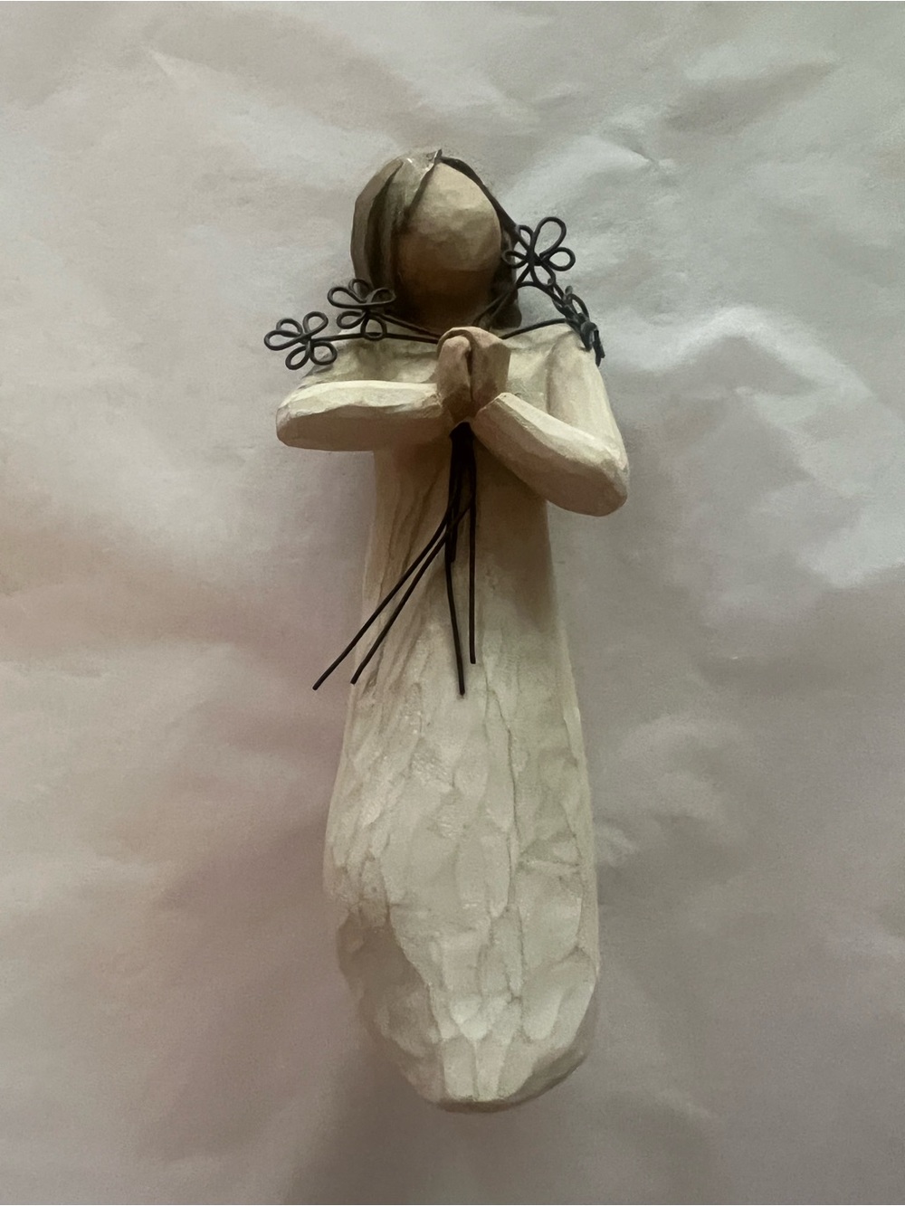 Willow tree Friendship Praying Angel Figurine in Cream with Black Flower Accents